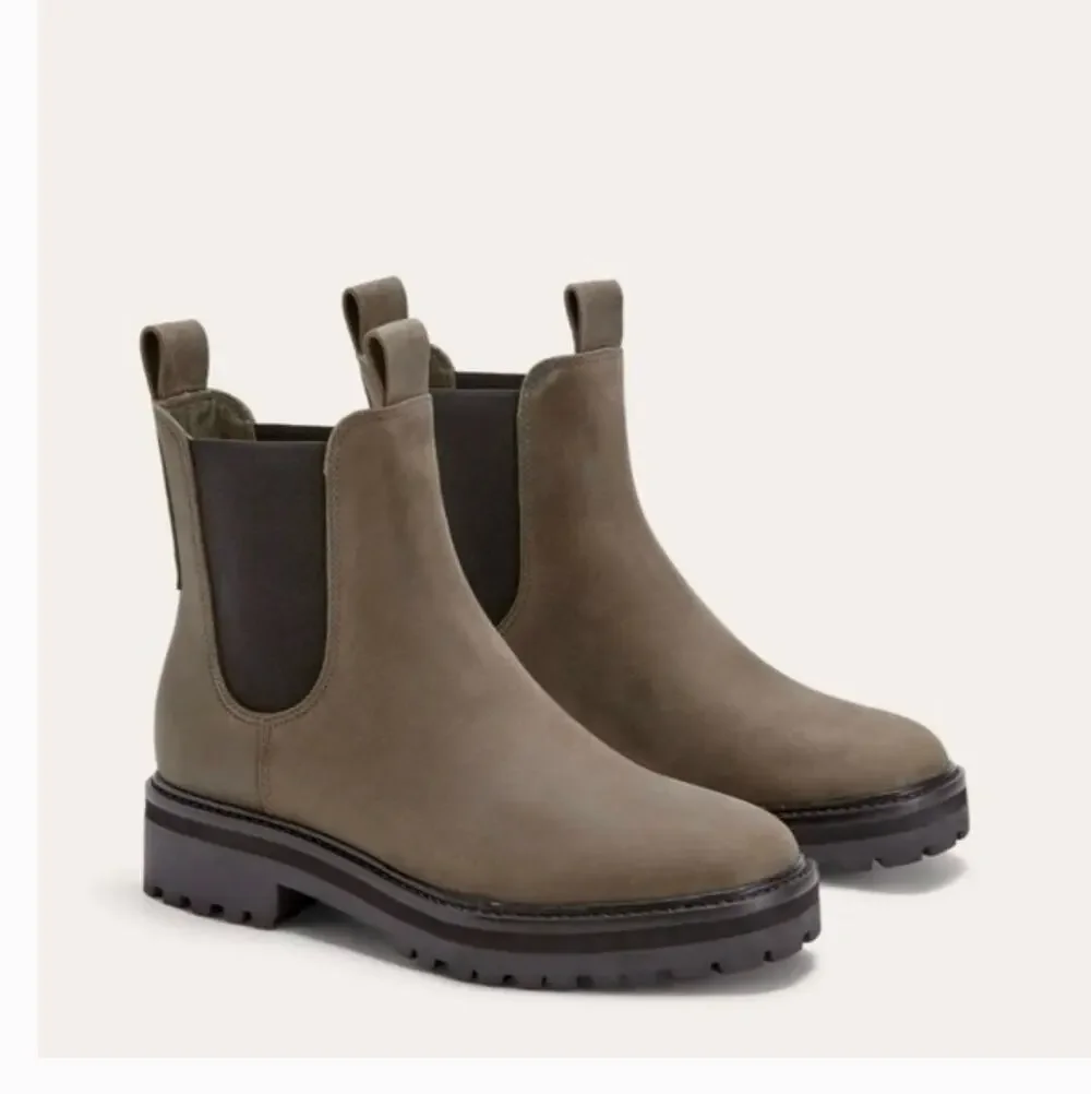 Everlane Lug Sole Chelsea Boots 8.5 Brown NWOT Ankle Booties 90s Y2K Combat